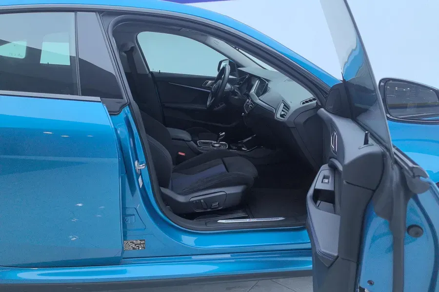 2021 BMW 2 Series 2.0T 192HP L4 7DCT,autocango,china used car exporter,china ev exporter,chinese used car exporter,chinese used ev exporter