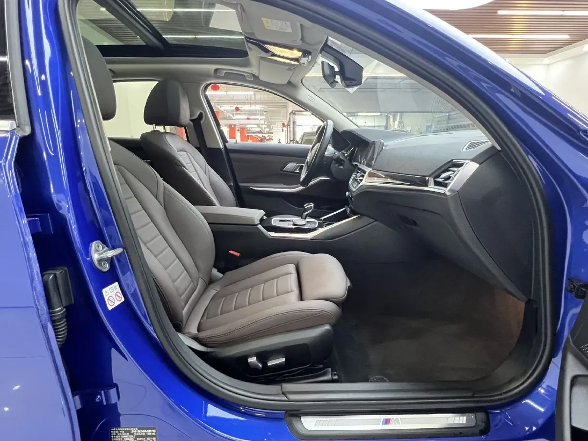 2021 BMW 3 Series 2.0T 156HP L4 8AT,autocango,china used car exporter,china ev exporter,chinese used car exporter,chinese used ev exporter