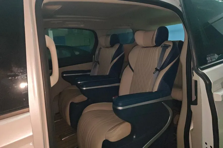 2021 Buick GL8 2.0T 237HP L4 9AT,autocango,china used car exporter,china ev exporter,chinese used car exporter,chinese used ev exporter