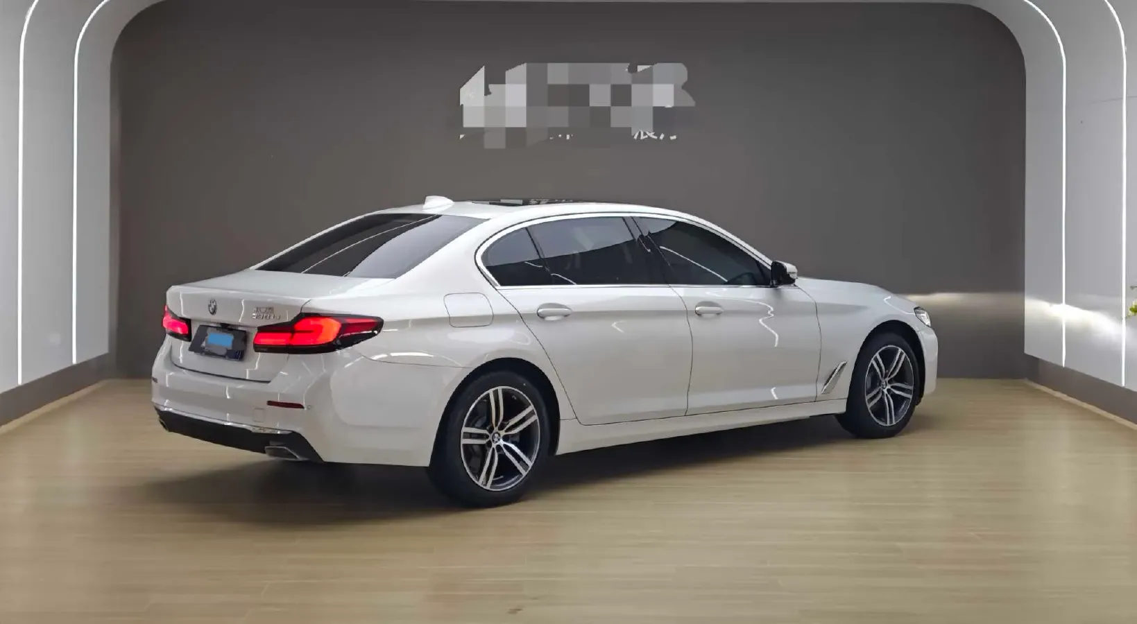 2023 BMW 5 Series 2.0T 245HP L4 8AT,autocango,china used car exporter,china ev exporter,chinese used car exporter,chinese used ev exporter