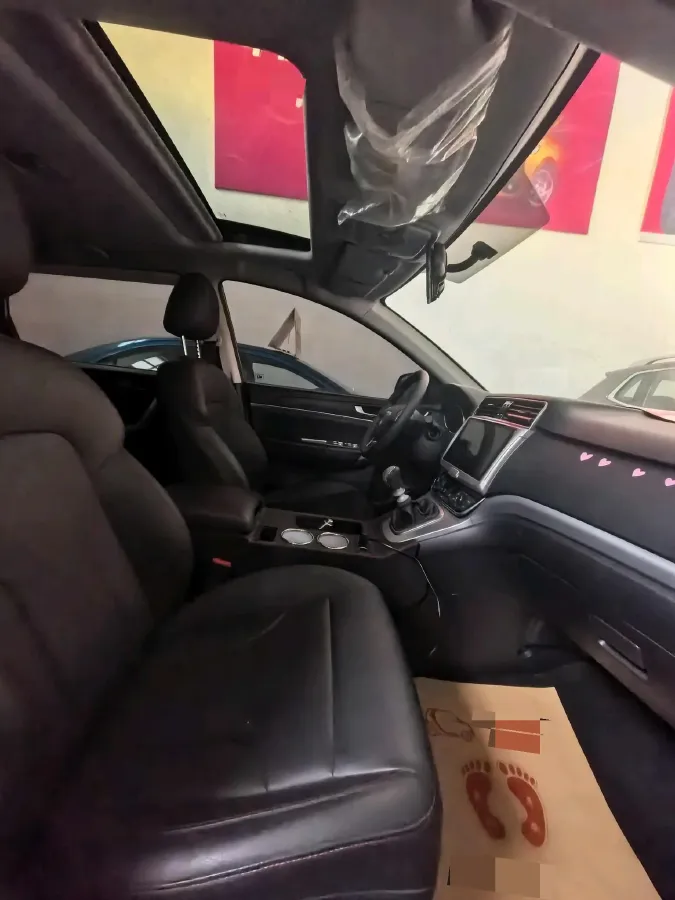 2019 Haval M6 1.5T 150HP L4 6MT,autocango,china used car exporter,china ev exporter,chinese used car exporter,chinese used ev exporter