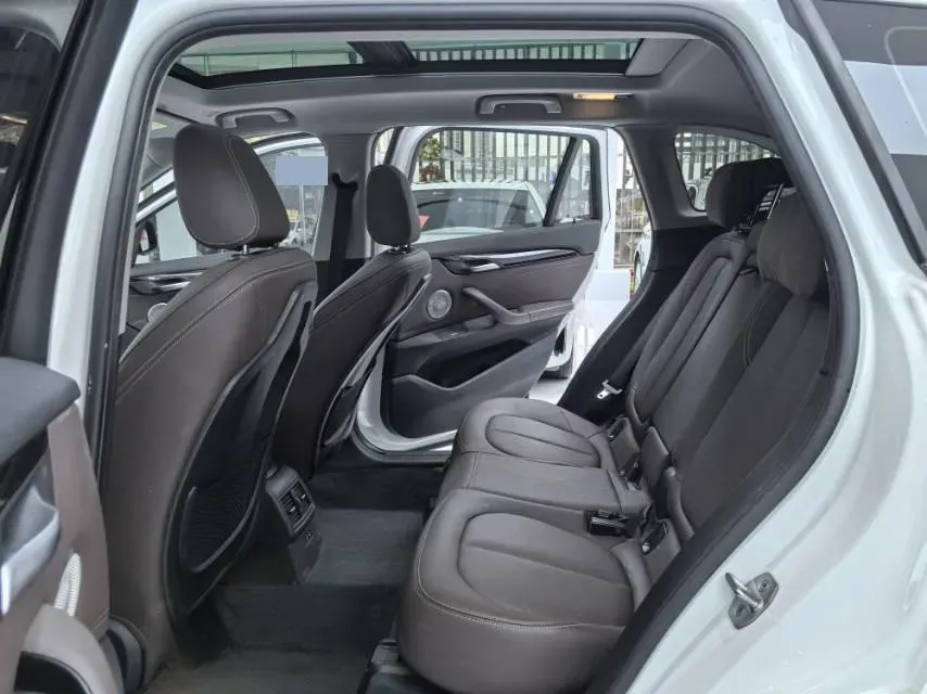 2022 BMW X1 2.0T 192HP L4 7DCT,autocango,china used car exporter,china ev exporter,chinese used car exporter,chinese used ev exporter