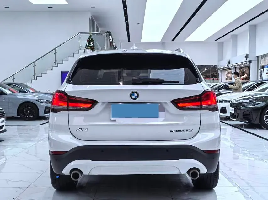 2022 BMW X1 2.0T 192HP L4 7DCT,autocango,china used car exporter,china ev exporter,chinese used car exporter,chinese used ev exporter