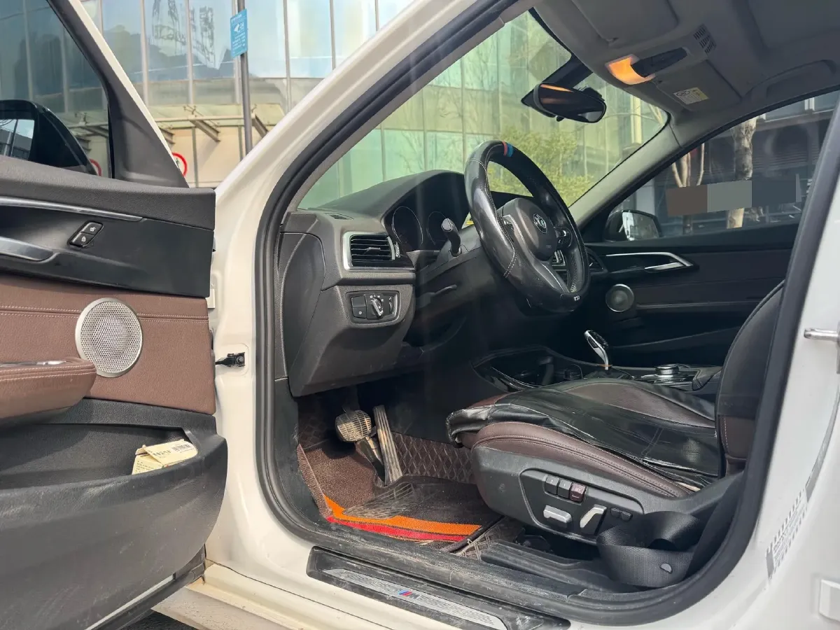 2022 BMW 1 Series 1.5T 140HP L3 7DCT,autocango,china used car exporter,china ev exporter,chinese used car exporter,chinese used ev exporter