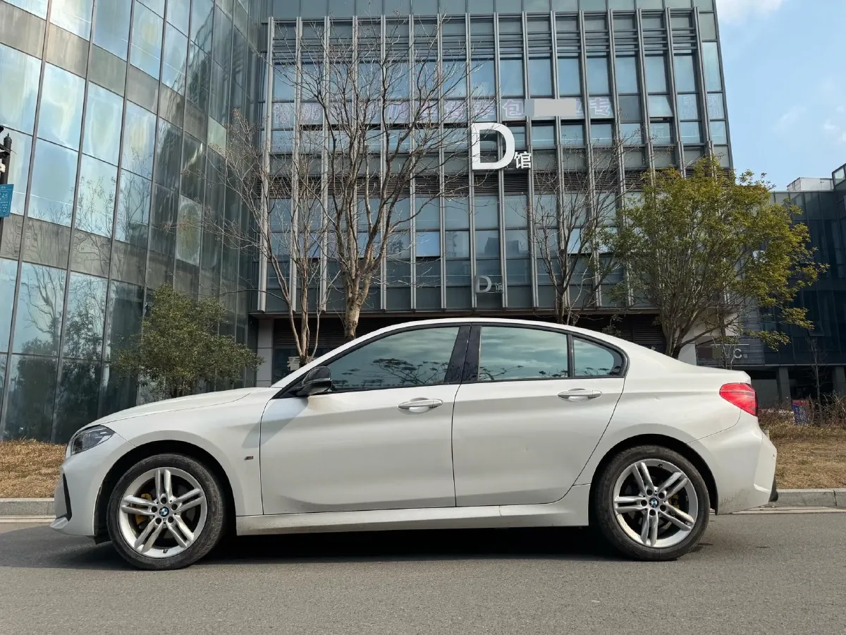 2022 BMW 1 Series 1.5T 140HP L3 7DCT,autocango,china used car exporter,china ev exporter,chinese used car exporter,chinese used ev exporter