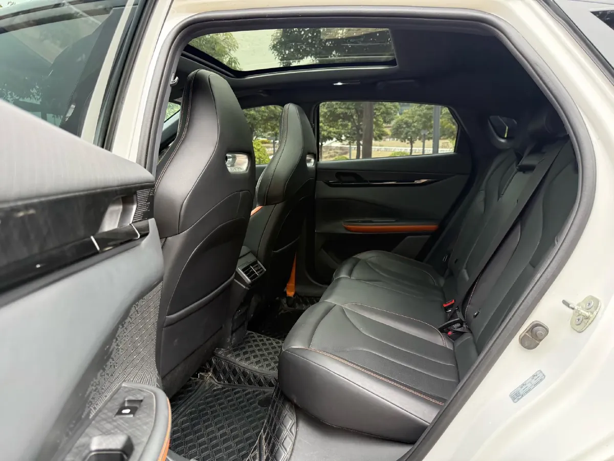 2023 ChangAn UNI-V 1.5T 188HP L4 7DCT,autocango,china used car exporter,china ev exporter,chinese used car exporter,chinese used ev exporter