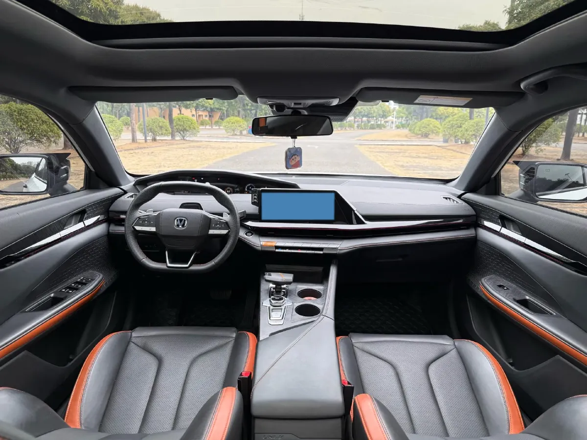 2023 ChangAn UNI-V 1.5T 188HP L4 7DCT,autocango,china used car exporter,china ev exporter,chinese used car exporter,chinese used ev exporter