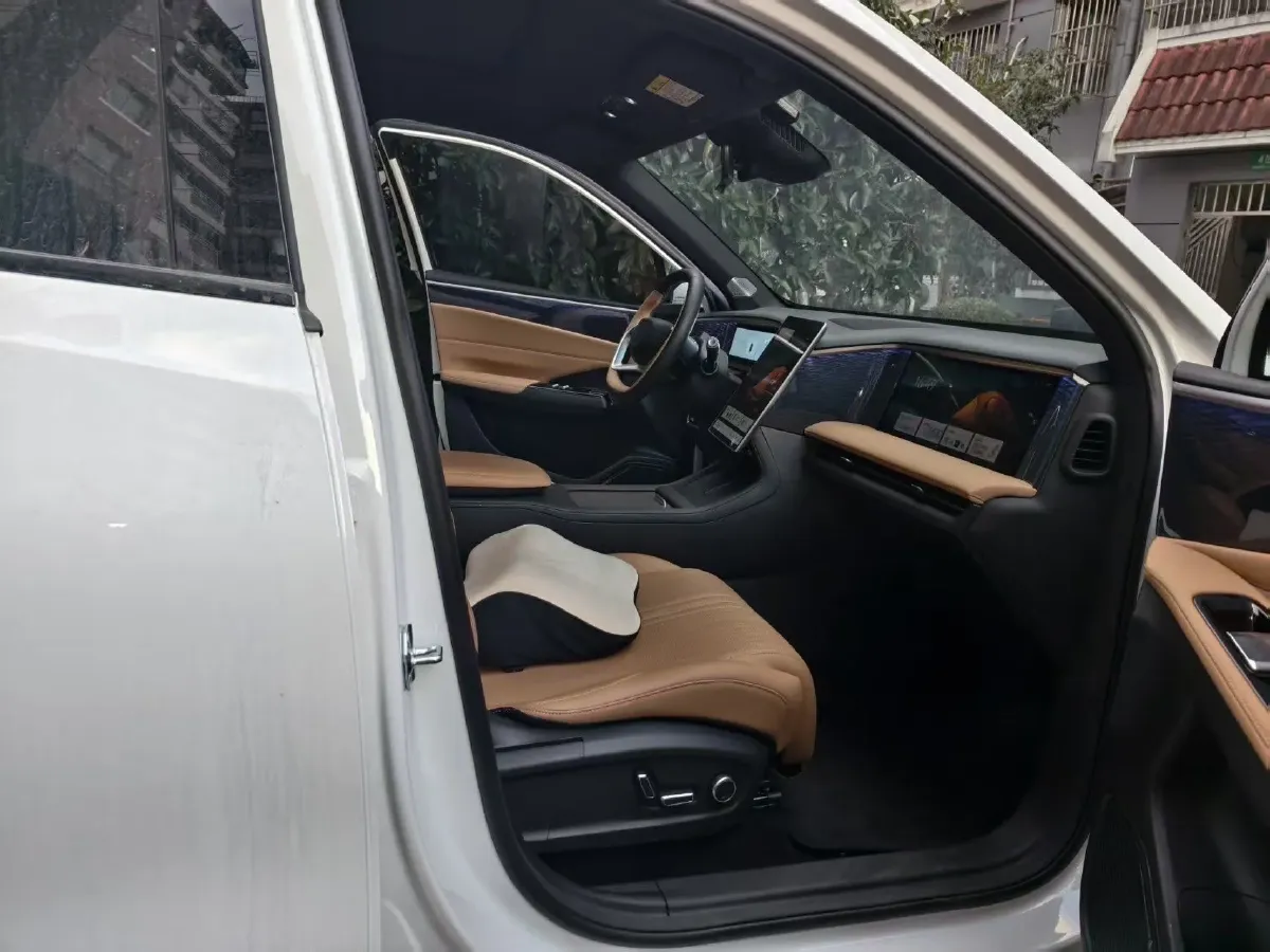 2023 Geely Galaxy L7 1.5T 163HP L4 3DHT PHEV 18.7KWH,autocango,china used car exporter,china ev exporter,chinese used car exporter,chinese used ev exporter