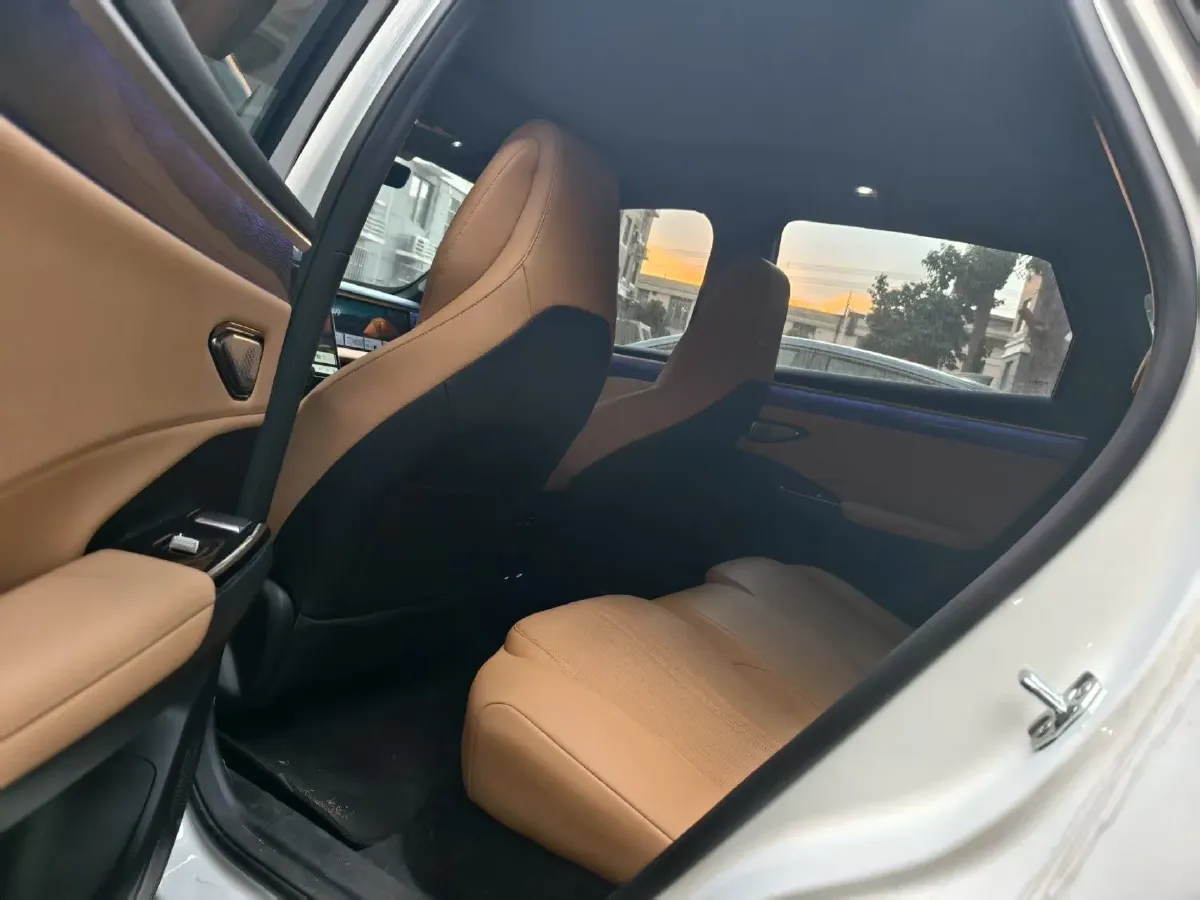 2023 Geely Galaxy L7 1.5T 163HP L4 3DHT PHEV 18.7KWH,autocango,china used car exporter,china ev exporter,chinese used car exporter,chinese used ev exporter