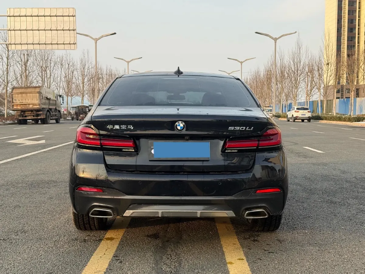 2023 BMW 5 Series 2.0T 245HP L4 8AT,autocango,china used car exporter,china ev exporter,chinese used car exporter,chinese used ev exporter