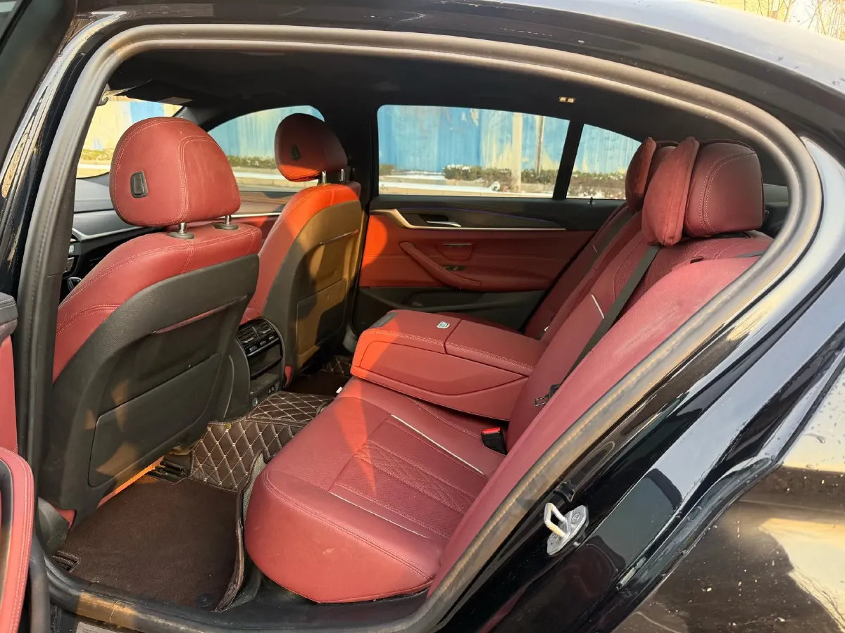 2023 BMW 5 Series 2.0T 245HP L4 8AT,autocango,china used car exporter,china ev exporter,chinese used car exporter,chinese used ev exporter