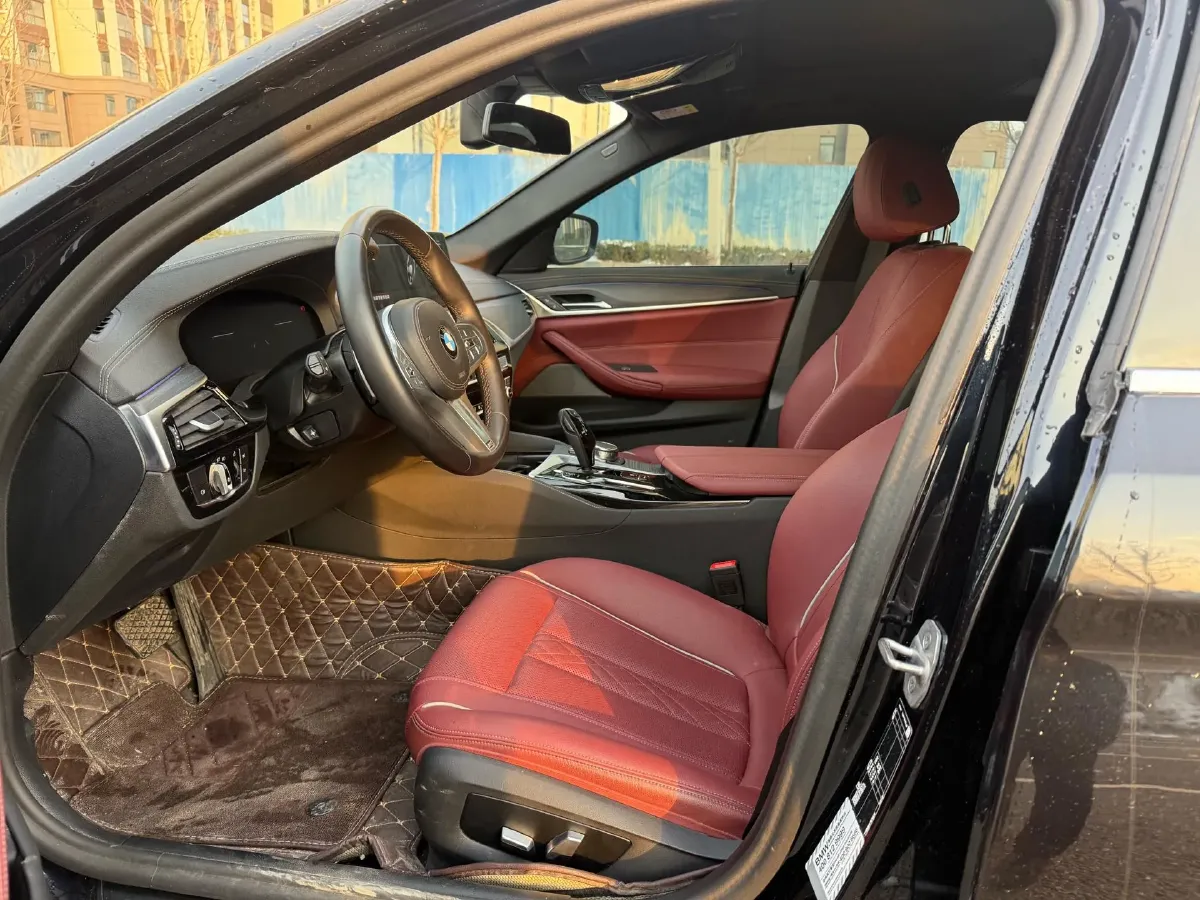 2023 BMW 5 Series 2.0T 245HP L4 8AT,autocango,china used car exporter,china ev exporter,chinese used car exporter,chinese used ev exporter