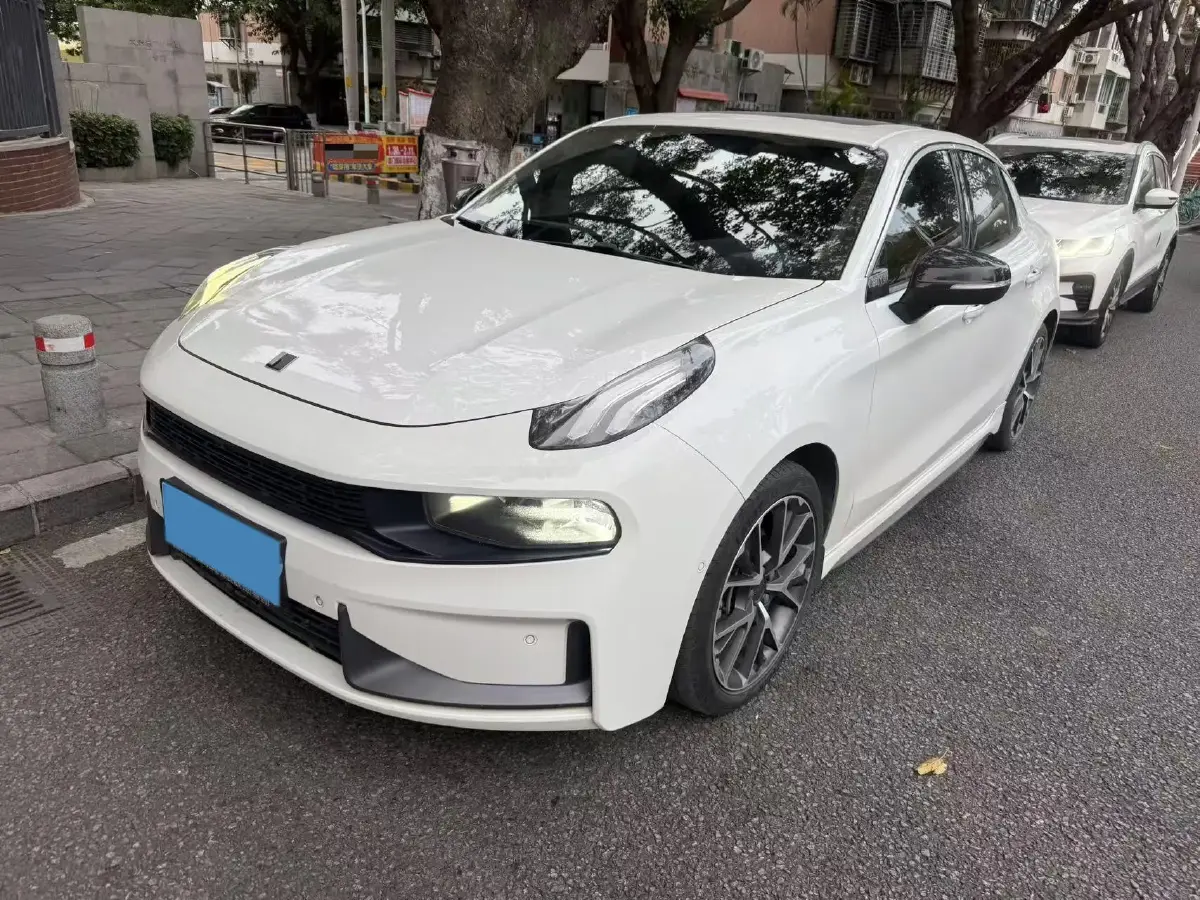 2019 LYNK&CO 03 2.0T 190HP L4 6AT