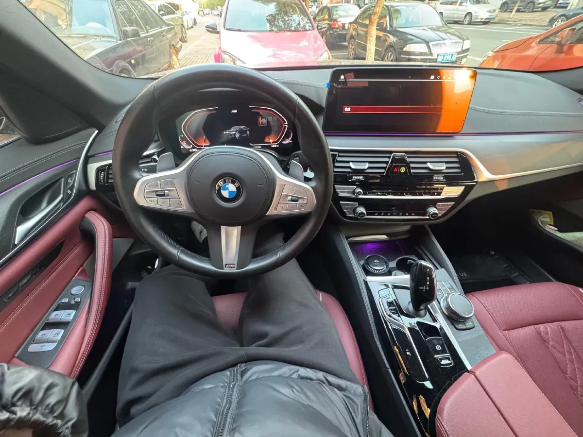 2023 BMW 5 Series 2.0T 245HP L4 8AT,autocango,china used car exporter,china ev exporter,chinese used car exporter,chinese used ev exporter