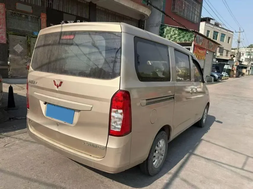 2019 WuLing RongGuang V 1.5L 99HP L4 6MT,autocango,china used car exporter,china ev exporter,chinese used car exporter,chinese used ev exporter