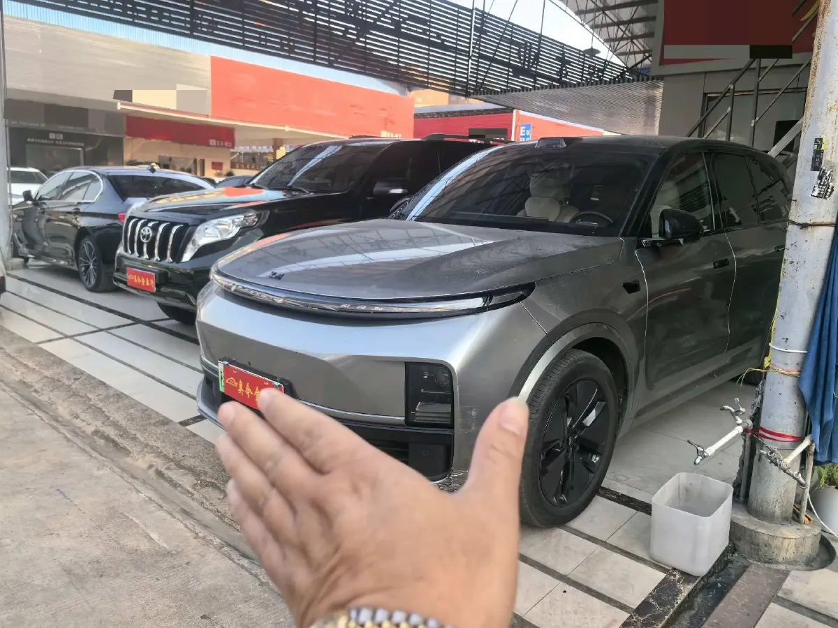 2024 Toyota Granvia 2.5L 189HP L4 E-CVT Hybrid,autocango,china used car exporter,china ev exporter,chinese used car exporter,chinese used ev exporter