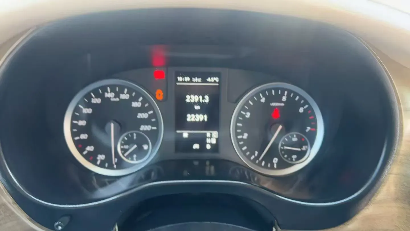 2021 Mercedes-Benz Vito 2.0T 211HP L4 9AT,autocango,china used car exporter,china ev exporter,chinese used car exporter,chinese used ev exporter