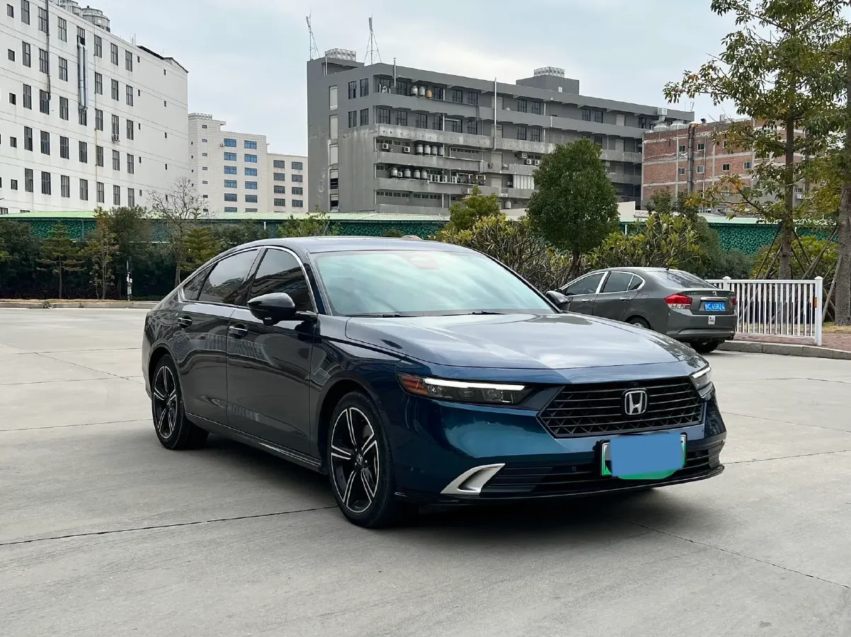 2023 Honda Accord 2.0L 148HP L4 E-CVT PHEV 17.7KWH,autocango,china used car exporter,china ev exporter,chinese used car exporter,chinese used ev exporter