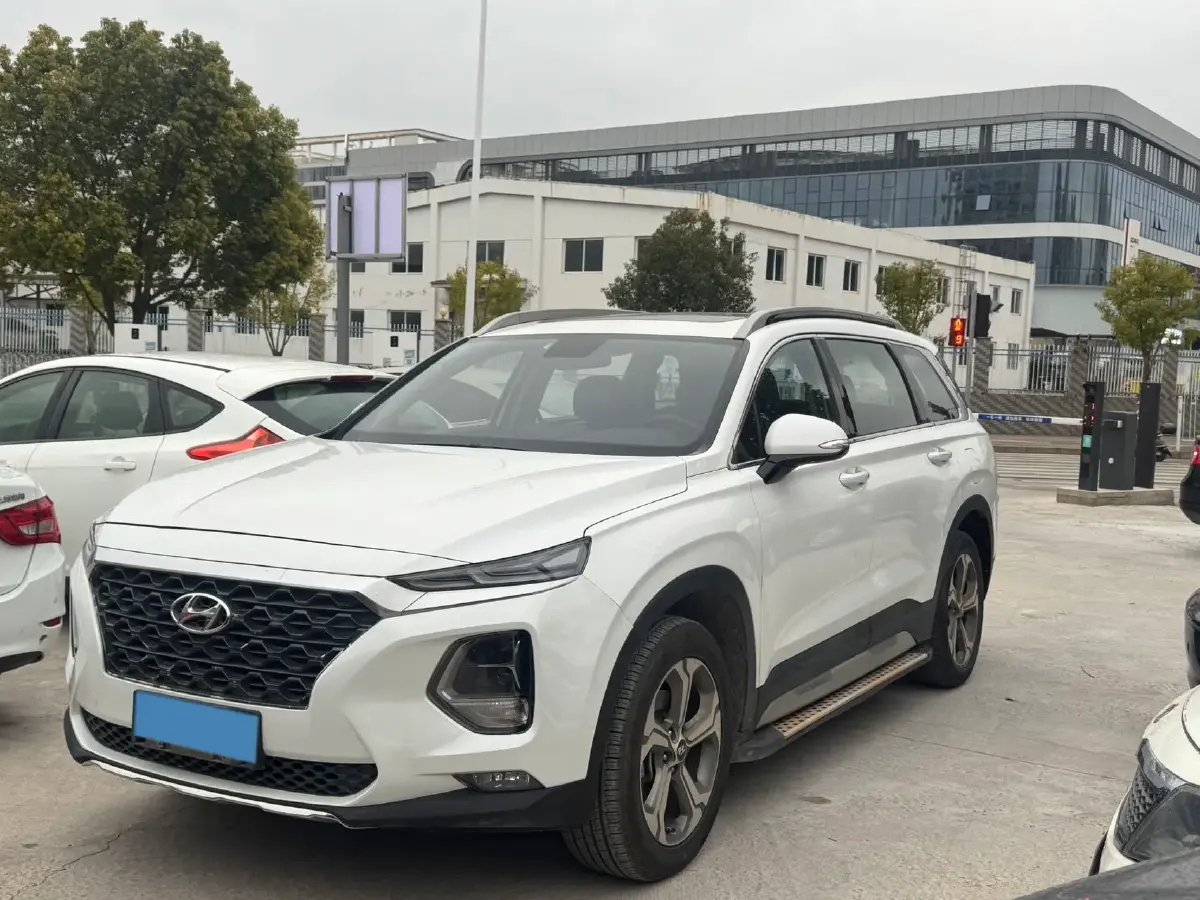 2019 Hyundai Santafe 2.0T 240HP L4 8AT