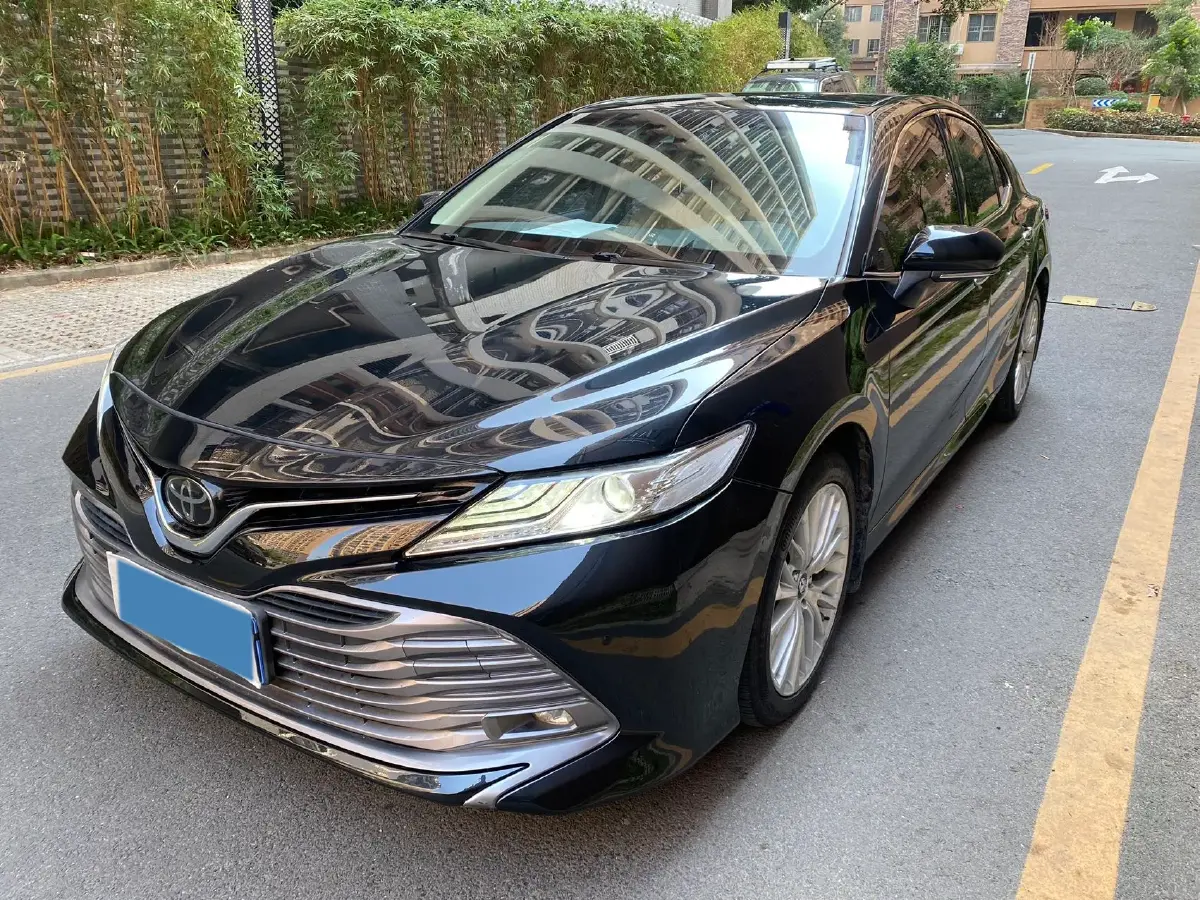 2019 Toyota Camry 2.5L 209HP L4 8AT