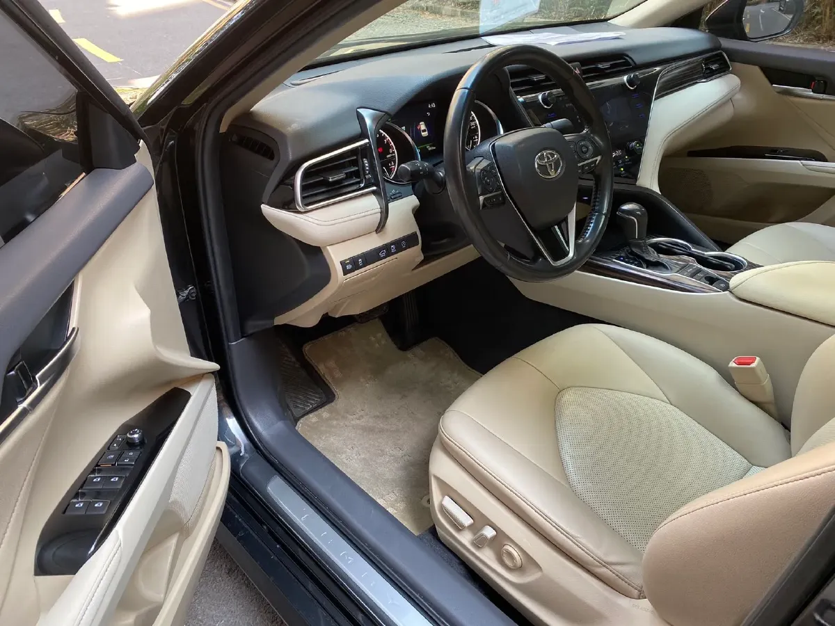 2019 Toyota Camry 2.5L 209HP L4 8AT,autocango,china used car exporter,china ev exporter,chinese used car exporter,chinese used ev exporter