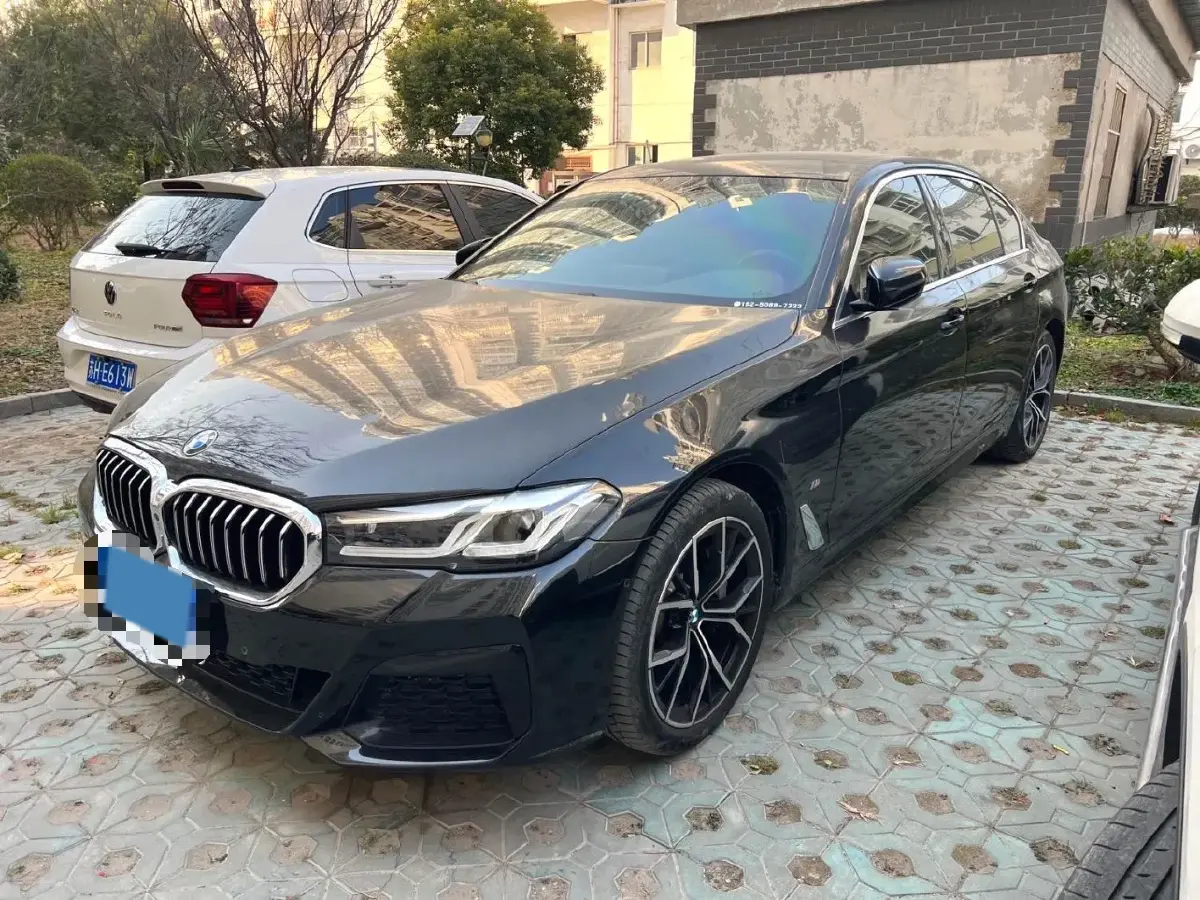 2022 BMW 5 Series 2.0T 252HP L4 8AT