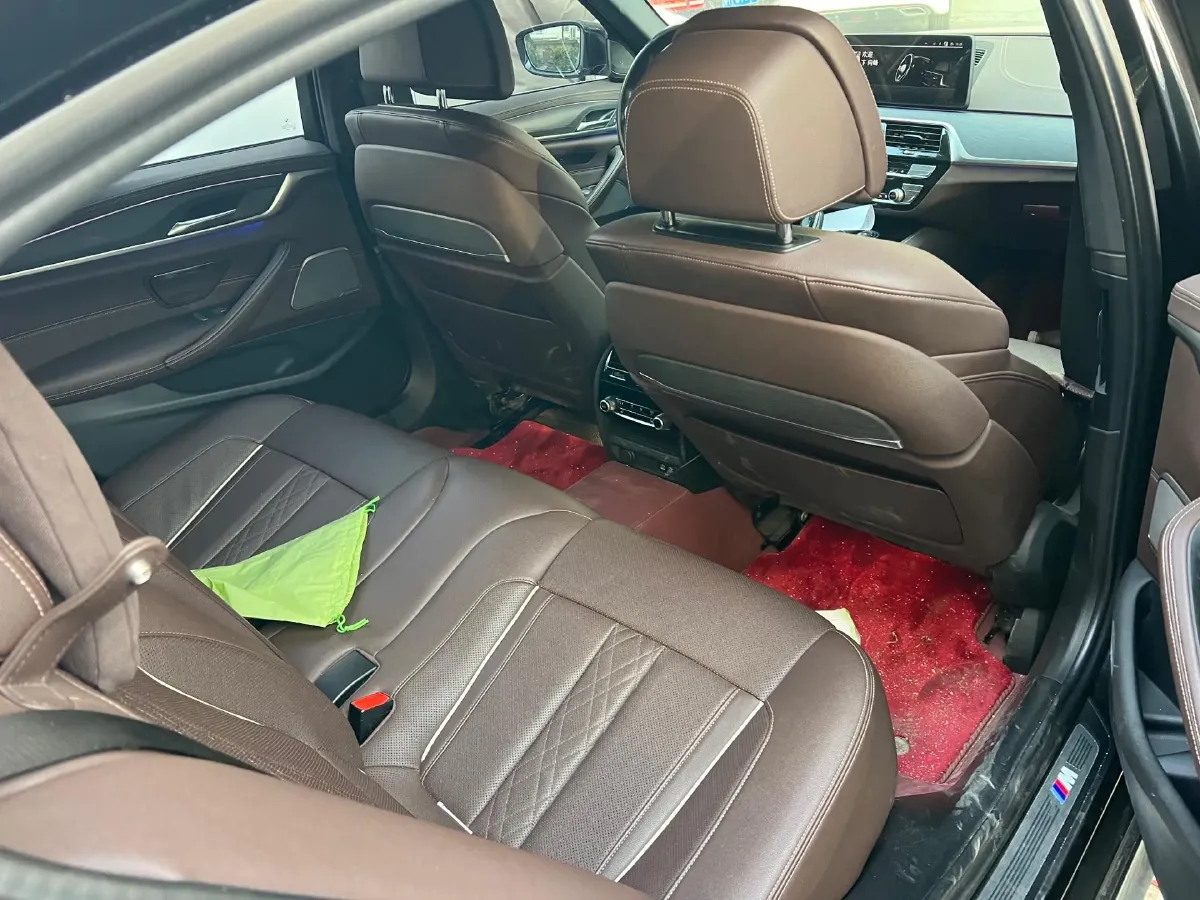 2022 BMW 5 Series 2.0T 252HP L4 8AT,autocango,china used car exporter,china ev exporter,chinese used car exporter,chinese used ev exporter