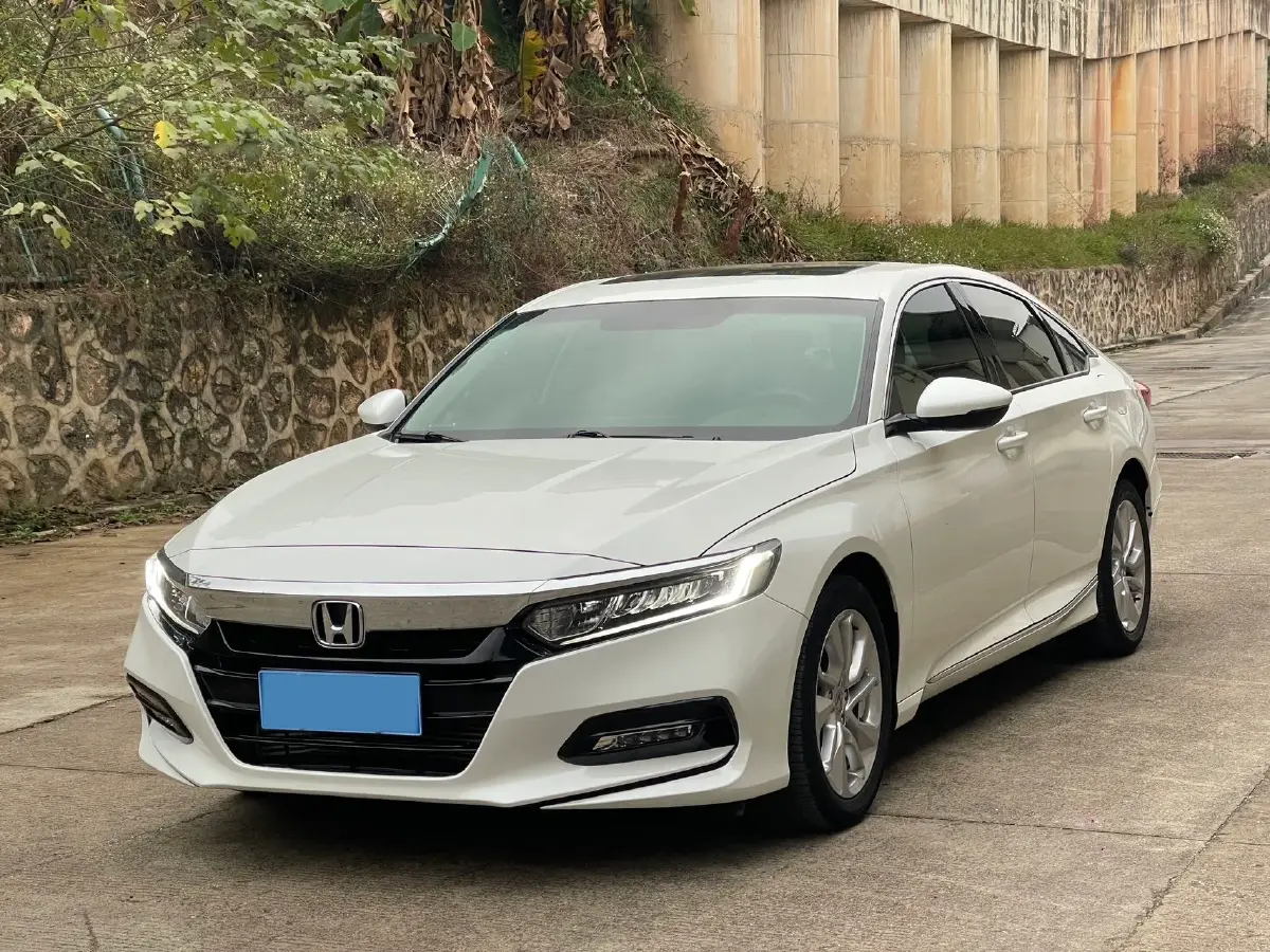 2018 Honda Accord 1.5T 194HP L4 CVT