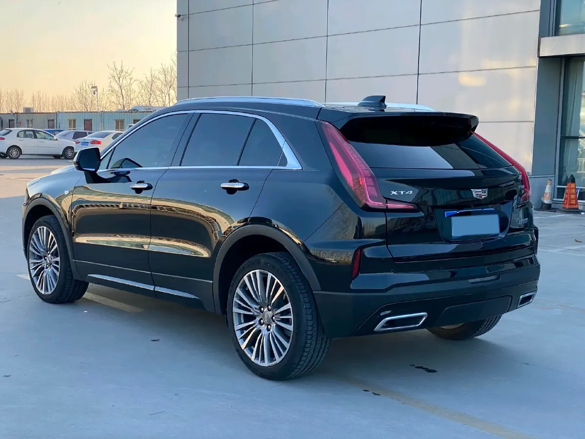 2024 Cadillac XT4 2.0T 237HP L4 9AT,autocango,china used car exporter,china ev exporter,chinese used car exporter,chinese used ev exporter