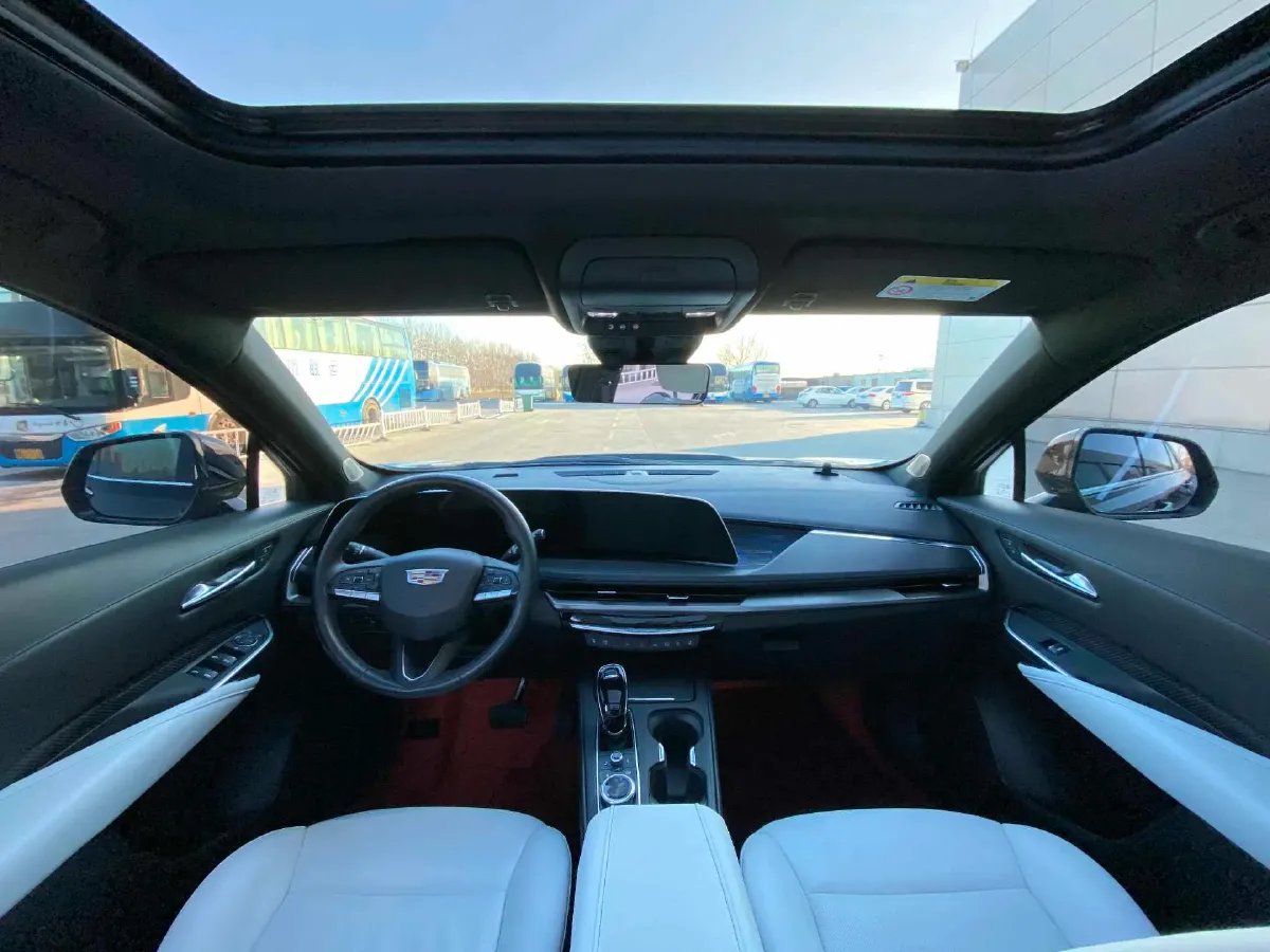 2024 Cadillac XT4 2.0T 237HP L4 9AT,autocango,china used car exporter,china ev exporter,chinese used car exporter,chinese used ev exporter