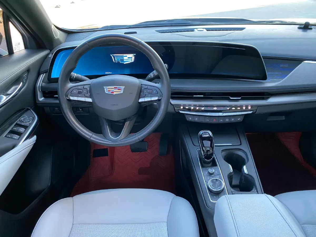 2024 Cadillac XT4 2.0T 237HP L4 9AT,autocango,china used car exporter,china ev exporter,chinese used car exporter,chinese used ev exporter