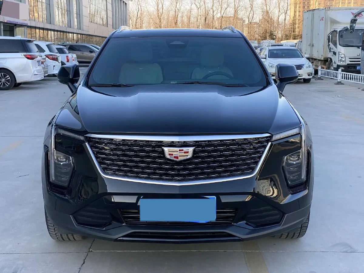 2024 Cadillac XT4 2.0T 237HP L4 9AT,autocango,china used car exporter,china ev exporter,chinese used car exporter,chinese used ev exporter