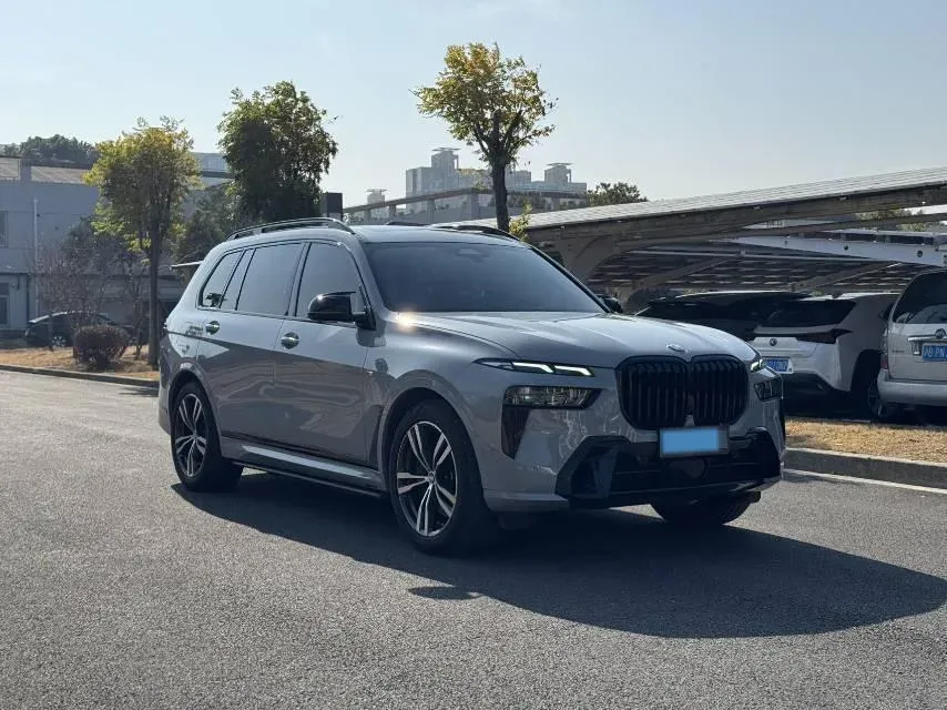 2023 BMW X7 3.0T 381HP L6 8AT,autocango,china used car exporter,china ev exporter,chinese used car exporter,chinese used ev exporter