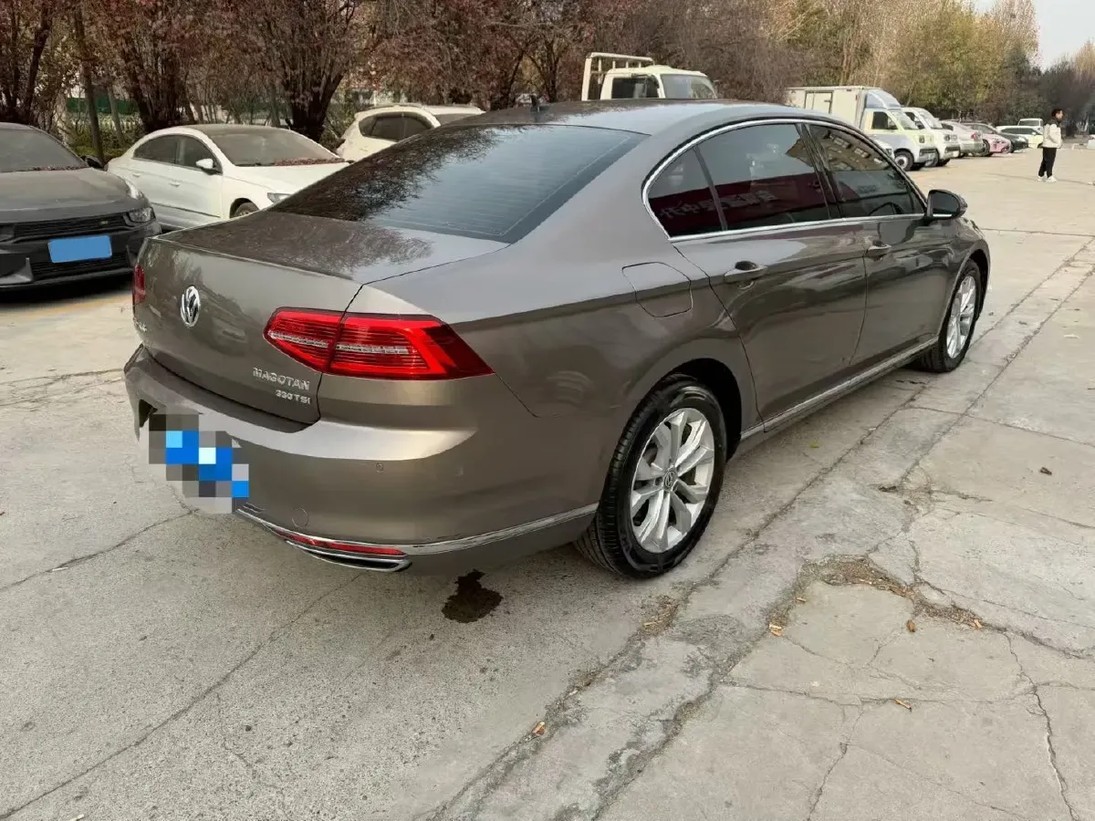 2019 Volkswagen Magotan 2.0T 186HP L4 7DCT,autocango,china used car exporter,china ev exporter,chinese used car exporter,chinese used ev exporter