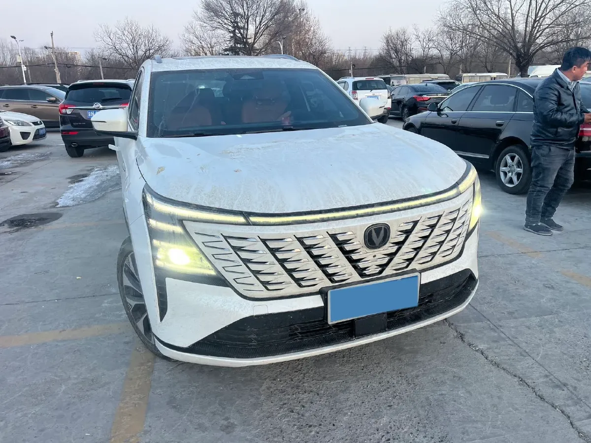 2025 ChangAn CS75 Plus 2.0T 233HP L4 8AT,autocango,china used car exporter,china ev exporter,chinese used car exporter,chinese used ev exporter