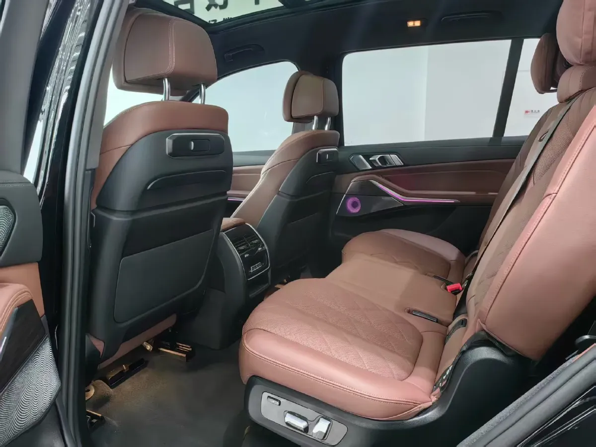 2024 BMW X7 3.0T 381HP L6 8AT,autocango,china used car exporter,china ev exporter,chinese used car exporter,chinese used ev exporter