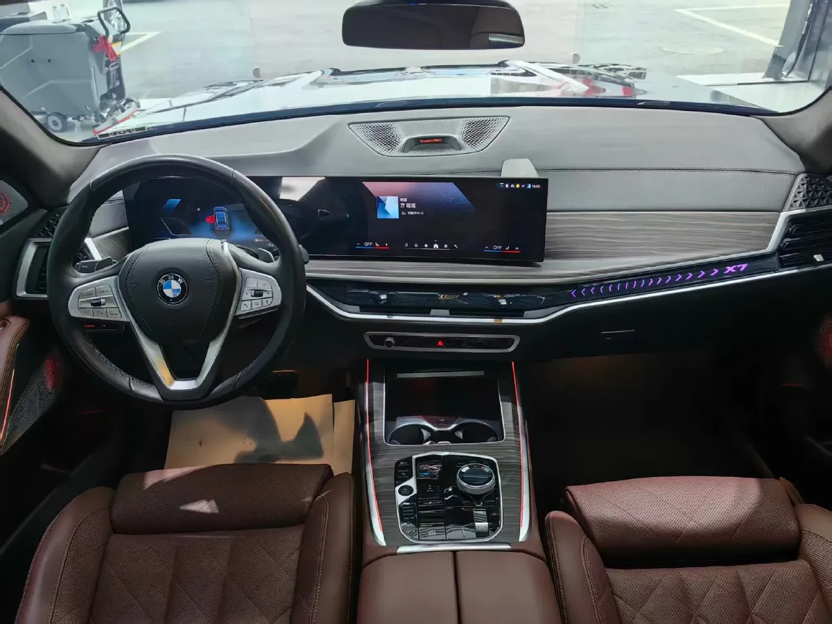 2024 BMW X7 3.0T 381HP L6 8AT,autocango,china used car exporter,china ev exporter,chinese used car exporter,chinese used ev exporter