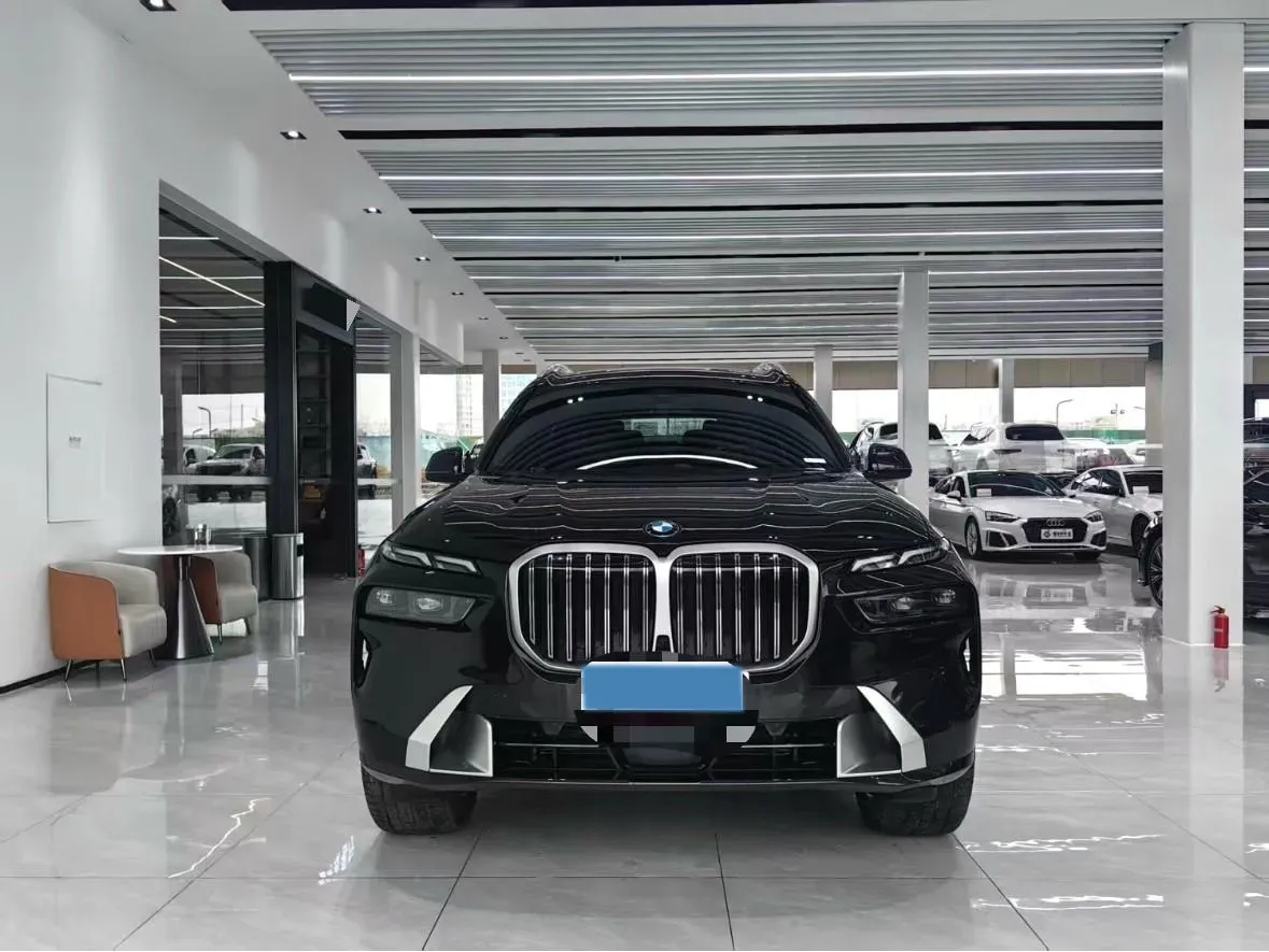 2024 BMW X7 3.0T 381HP L6 8AT,autocango,china used car exporter,china ev exporter,chinese used car exporter,chinese used ev exporter