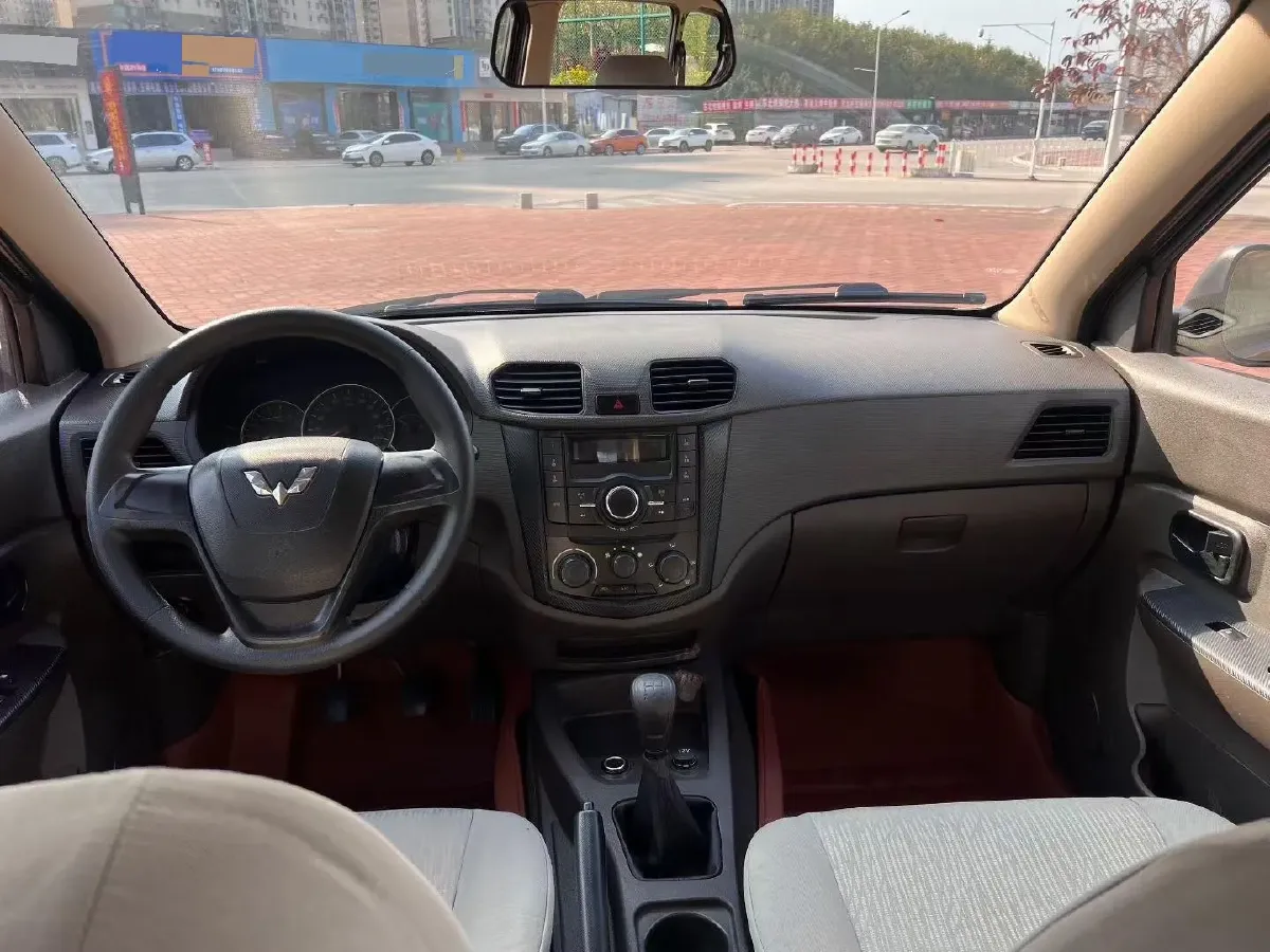 2015 WuLing HongGuang 1.5L 112HP L4 5MT,autocango,china used car exporter,china ev exporter,chinese used car exporter,chinese used ev exporter