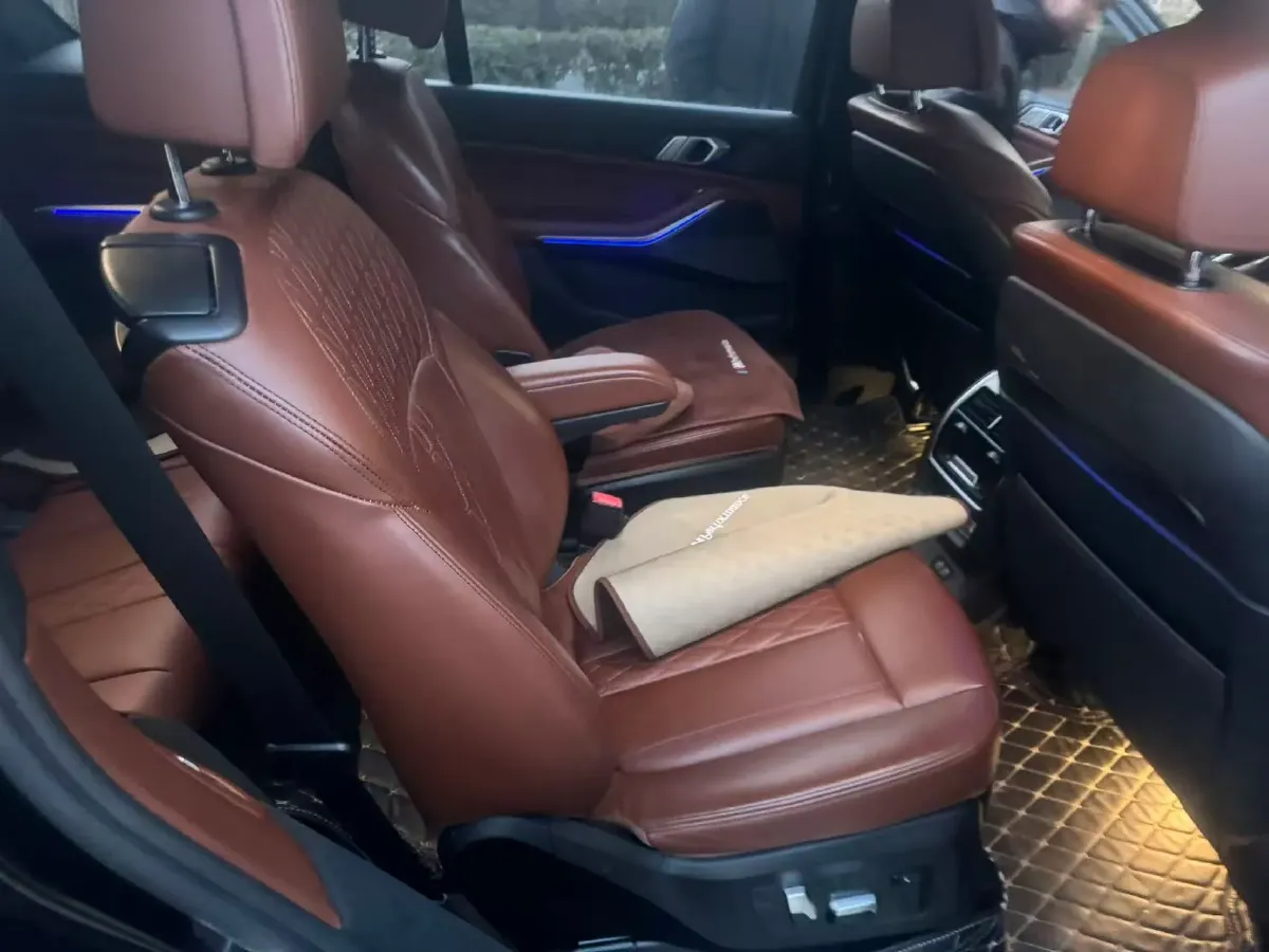 2020 BMW X7 3.0T 340HP L6 8AT,autocango,china used car exporter,china ev exporter,chinese used car exporter,chinese used ev exporter