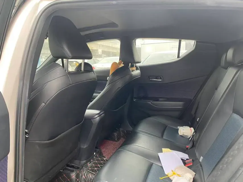 2020 Toyota C-HR 2.0L 171HP L4 CVT,autocango,china used car exporter,china ev exporter,chinese used car exporter,chinese used ev exporter