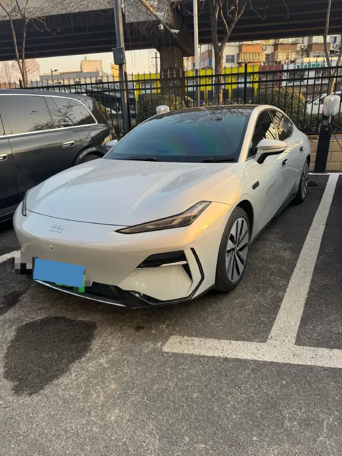2024 Geely Galaxy E8 BEV 76KWH