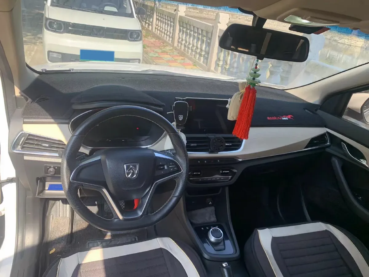 2018 BaoJun 530 1.5T 150HP L4 6MT,autocango,china used car exporter,china ev exporter,chinese used car exporter,chinese used ev exporter