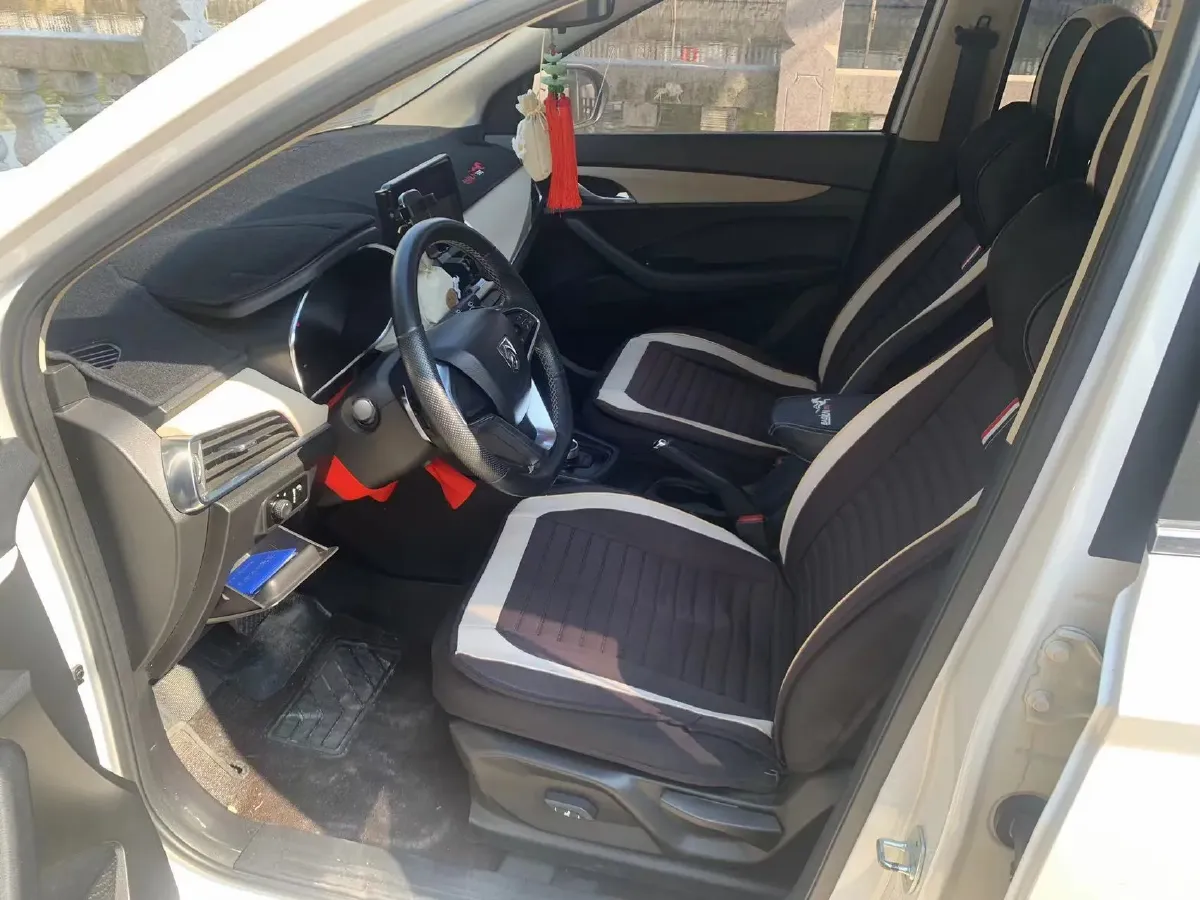 2018 BaoJun 530 1.5T 150HP L4 6MT,autocango,china used car exporter,china ev exporter,chinese used car exporter,chinese used ev exporter