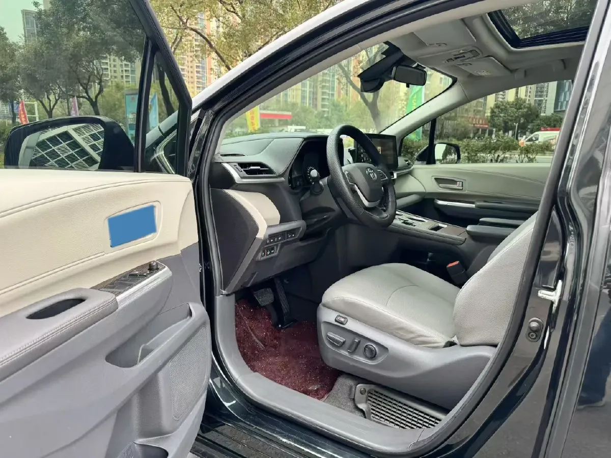 2023 Toyota Granvia 2.5L 189HP L4 E-CVT Hybrid,autocango,china used car exporter,china ev exporter,chinese used car exporter,chinese used ev exporter