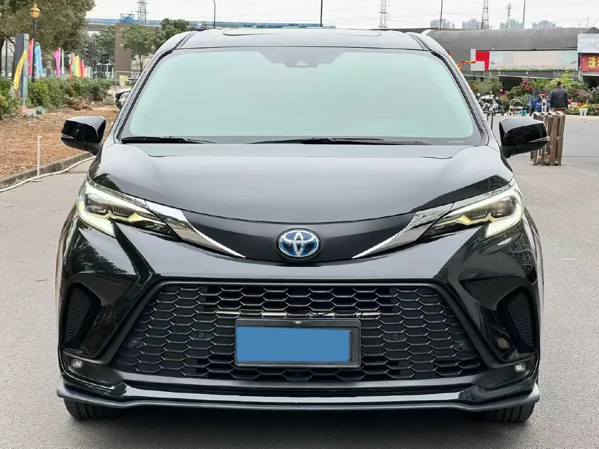 2023 Toyota Granvia 2.5L 189HP L4 E-CVT Hybrid,autocango,china used car exporter,china ev exporter,chinese used car exporter,chinese used ev exporter