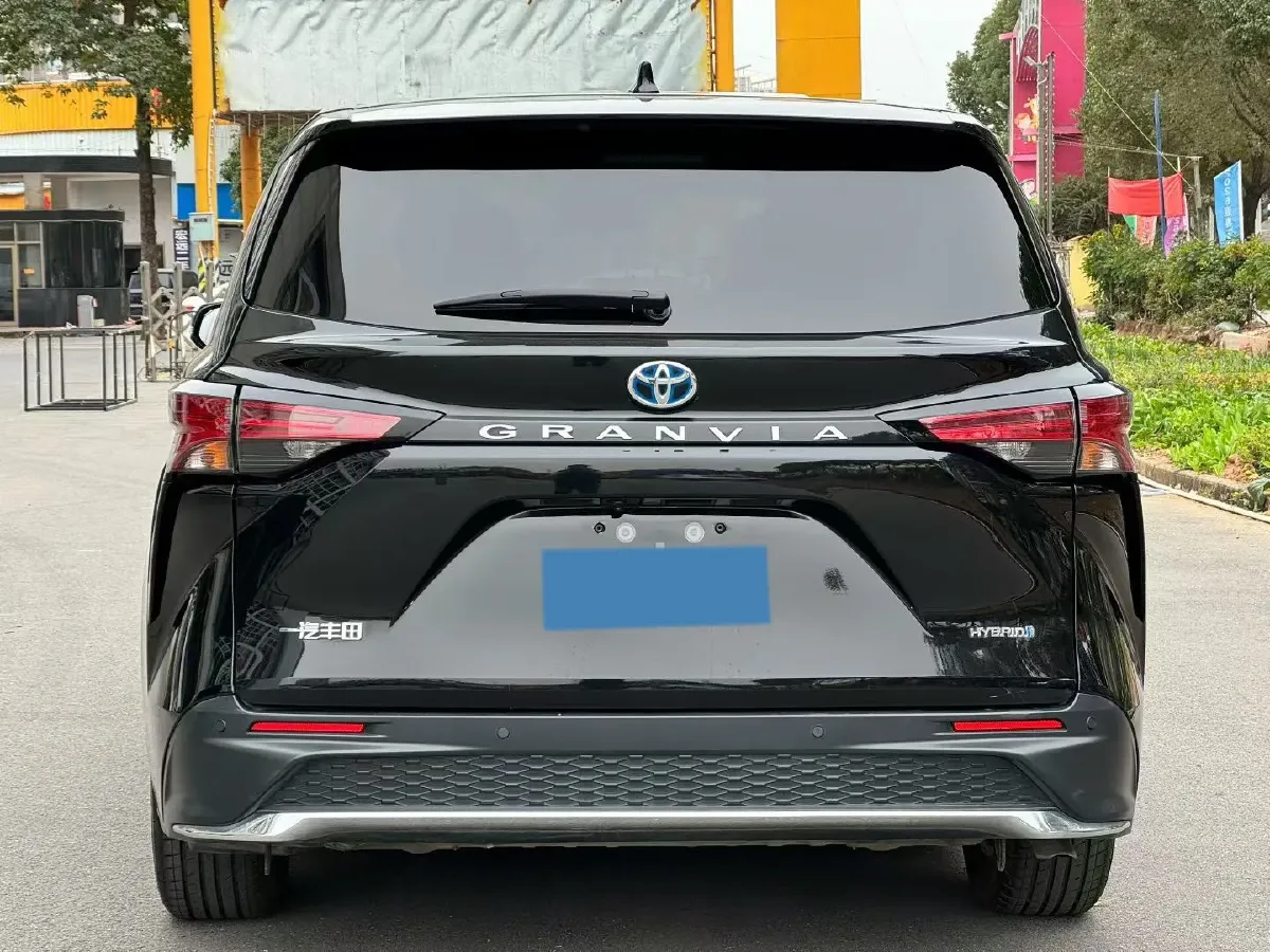 2023 Toyota Granvia 2.5L 189HP L4 E-CVT Hybrid,autocango,china used car exporter,china ev exporter,chinese used car exporter,chinese used ev exporter