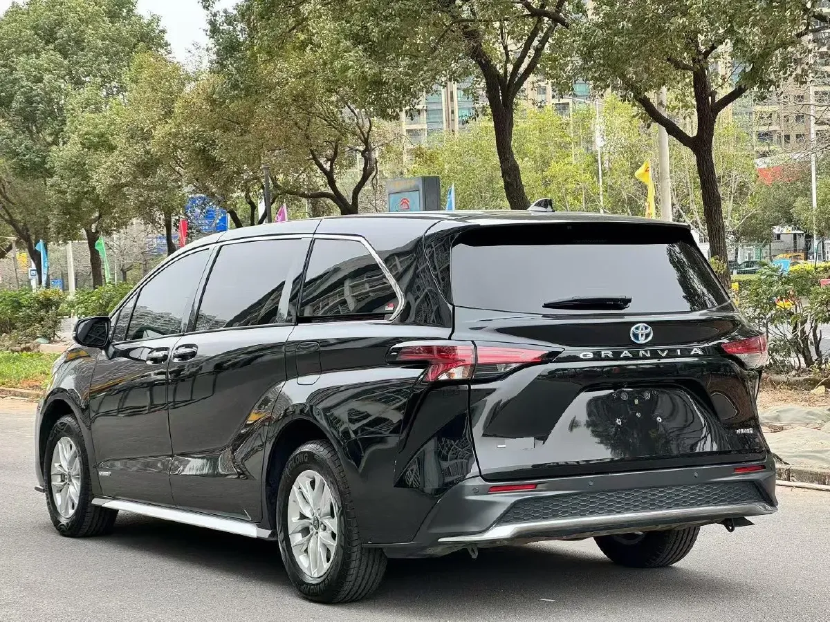 2023 Toyota Granvia 2.5L 189HP L4 E-CVT Hybrid,autocango,china used car exporter,china ev exporter,chinese used car exporter,chinese used ev exporter