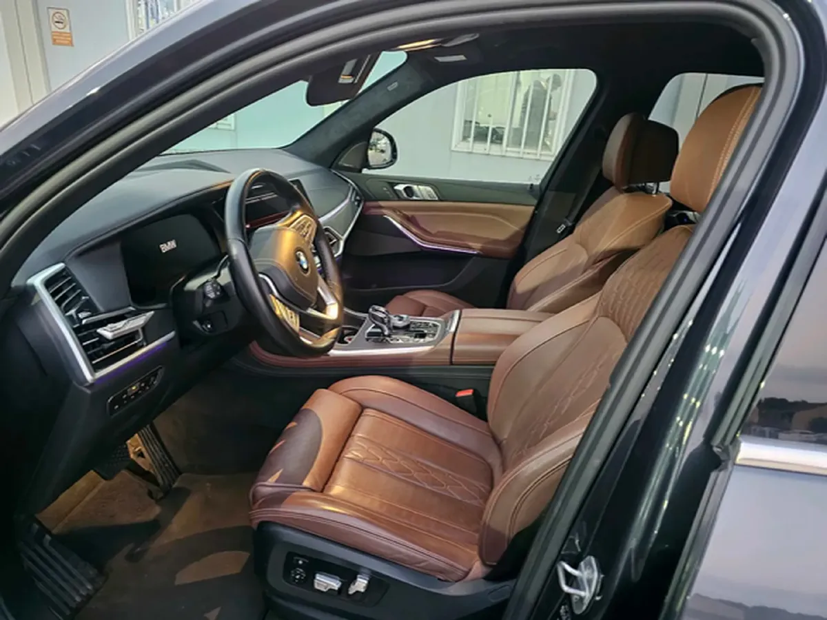 2020 BMW X7 3.0T 340HP L6 8AT,autocango,china used car exporter,china ev exporter,chinese used car exporter,chinese used ev exporter