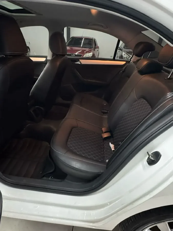 2018 Skoda Rapid 1.6L 110HP L4 5MT,autocango,china used car exporter,china ev exporter,chinese used car exporter,chinese used ev exporter